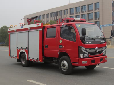 东风多利卡2.3m³泡沫消防车