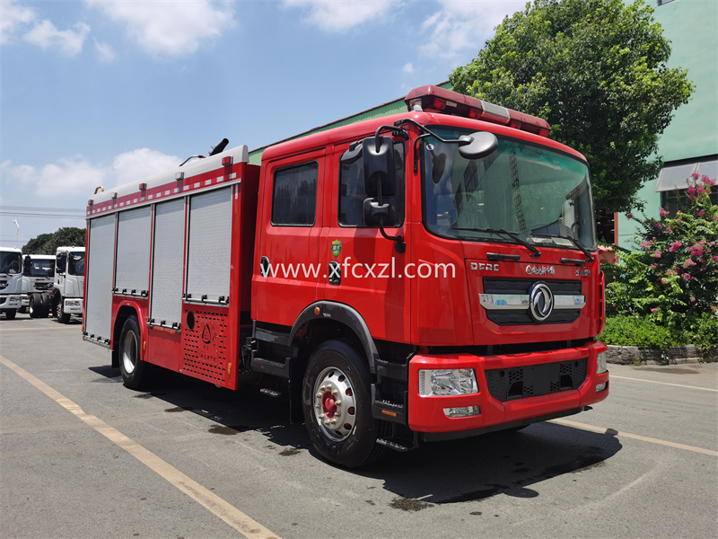 东风多利卡7.15m³泡沫消防车