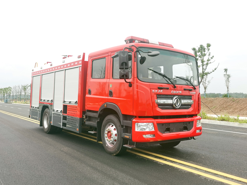 东风多利卡D9-8吨泡沫消防车