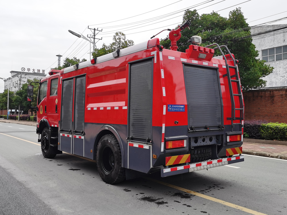 东风5吨四驱水罐消防车